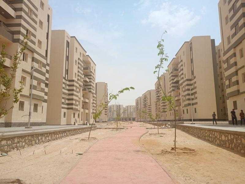 وزير الإسكان يتابع موقف تنفيذ عمارات ”سكن لكل المصريين” بمدينة 15 مايو.. صور