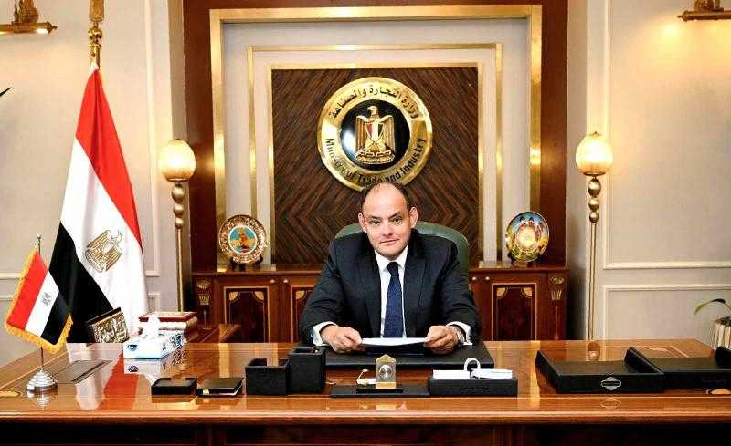 صرف مستحقات المصدرين المستفيدين من مبادرة السداد الفوري لرد الأعباء التصديرية