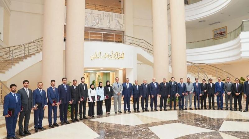 النائب العام يلتقي وفدا رفيع المستوى من أعضاء هيئة الادعاء بسلطنة عمان