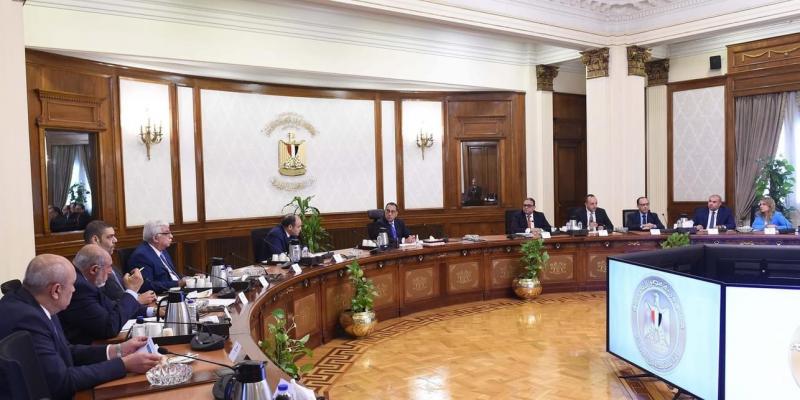 رئيس الوزراء يلتقى أعضاء المجلس التصديري ومجلس إدارة غرفة الصناعات الهندسية