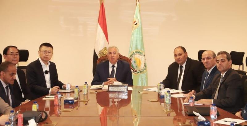 وزير الزراعة يبحث مع ممثلي 22 شركة إنتاج الدواجن بالصين تعزيز التعاون