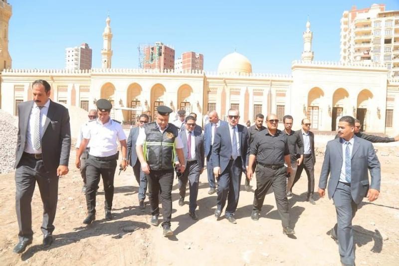 محافظ كفر الشيخ يتابع أعمال تطوير تطوير ساحة الميدان الإبراهيمى