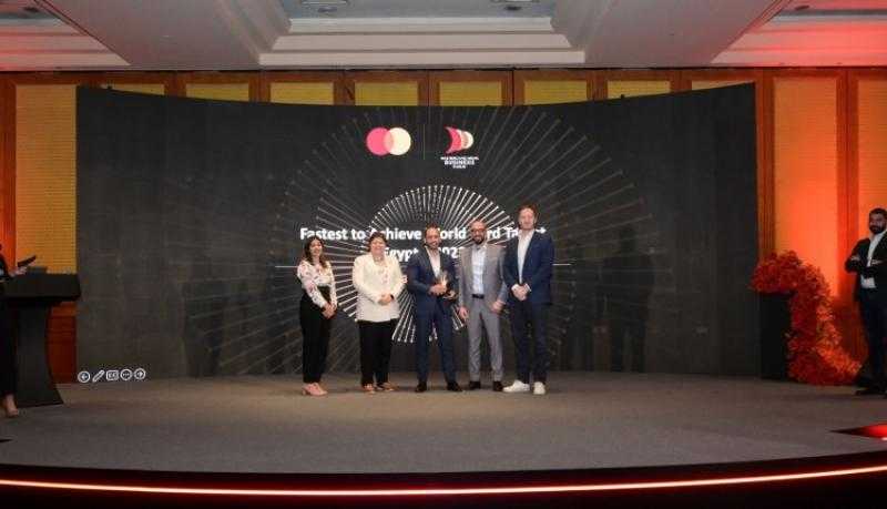 بنك البركة يحصد جائزة أسرع بنك يحقق المستهدف من مبيعات World Card خلال منتدى ماستركارد للأعمال 2024 في مصر
