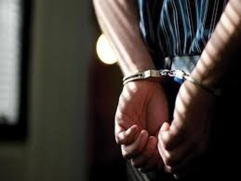 المؤبد وغرامة 100 ألف جنيه لصاحب محل لاتجاره بالمخدرات وحيازة أسلحة بالقناطر