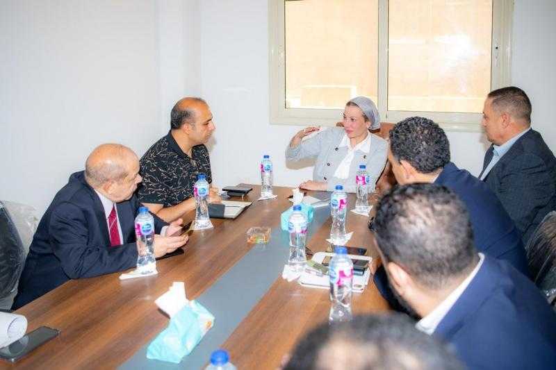 وزيرة البيئة تتفقد مصنع إنتاج الأسمدة العضوية من مخلفات الدباغة بالروبيكي