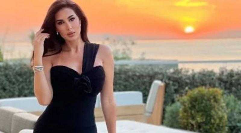 بفستان أسود.. ياسمين صبري في جلسة تصوير جديدة