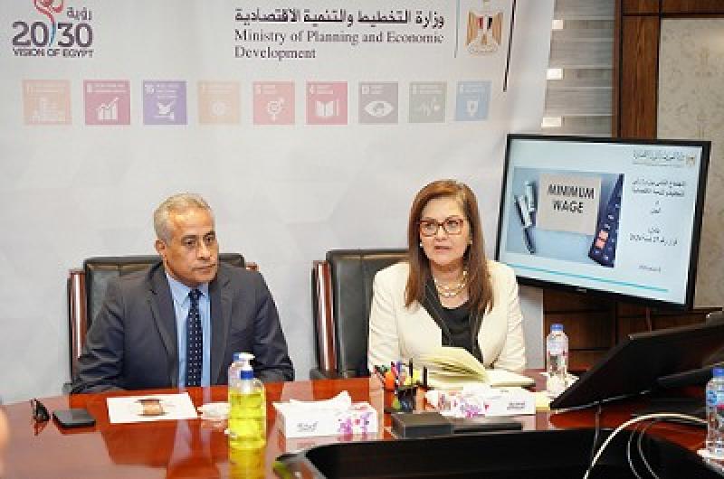 وزيرا التخطيط والعمل يبحثان آليات تطبيق الحد الأدنى للأجور