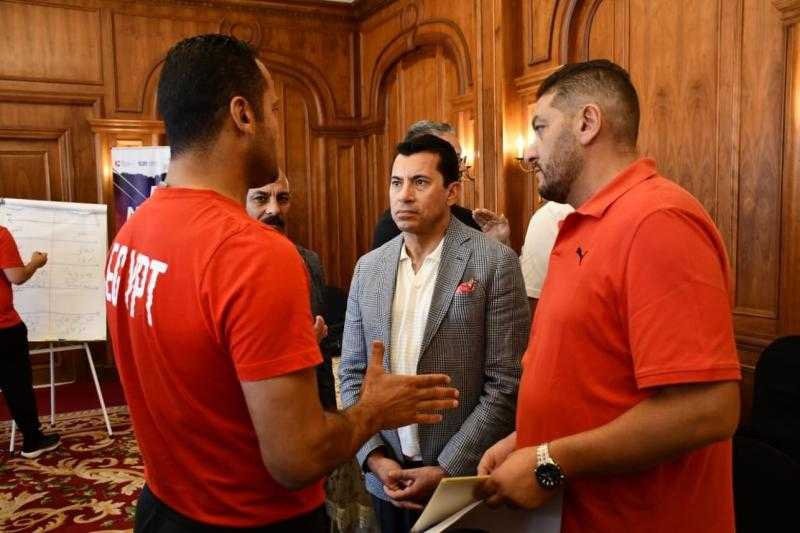 وزير الرياضة يشهد المرحلة التمهيدية من المشروع القومى لصقل مدربي المنتخبات الوطنية