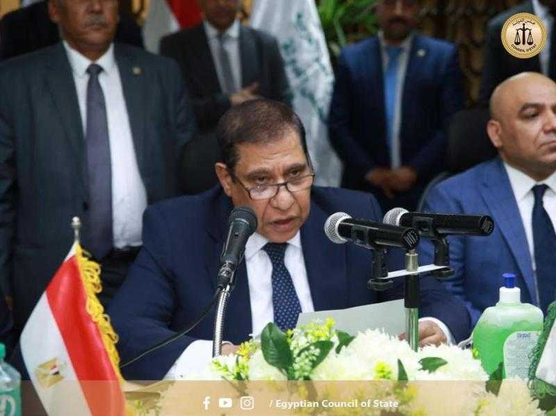 رئيس مجلس الدولة يكرم الموظفين المتميزين خلال العام القضائي 2023-2024