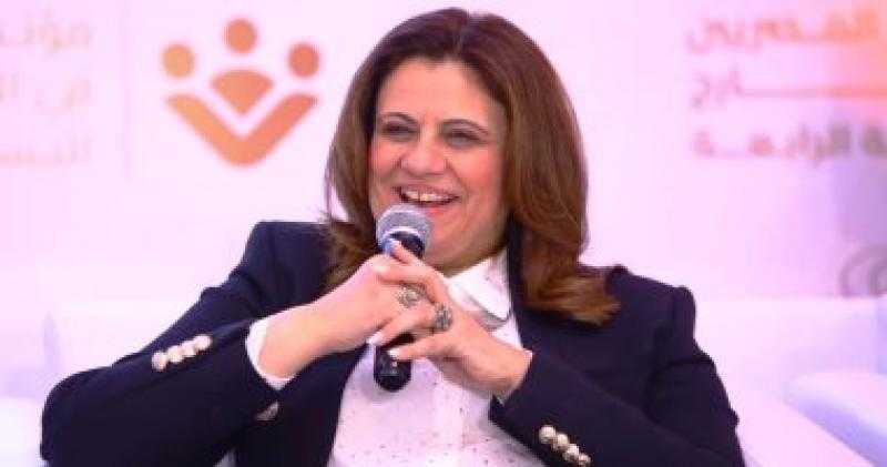 وزيرة الهجرة تهنئ الطلبة المصريين أوائل الثانوية العامة في الكويت