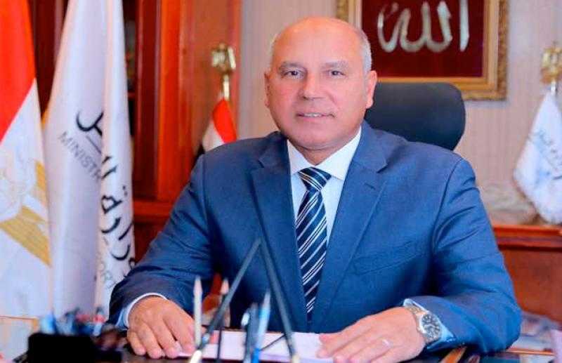 كامل الوزير يفاجئ أحد المستثمرين في هيئة التنمية الصناعية.. فيديو