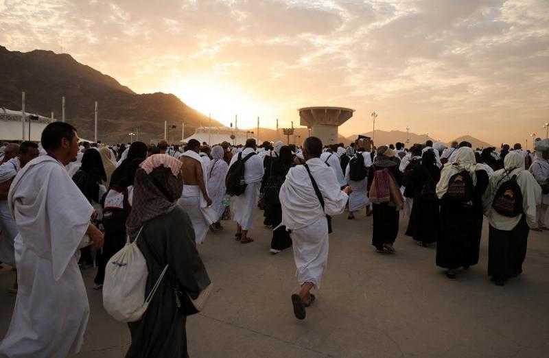 ممثل قنصلية مصر بجدة يساعد في استخراج تصاريح الدفن للمتوفين المصريين بمكة