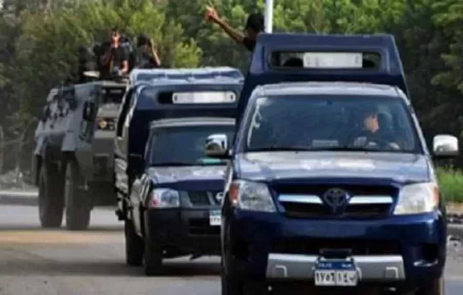 الداخلية تضبط مهتزًا نفسيًا يحمل سلاحًا أبيض بالإسماعيلية