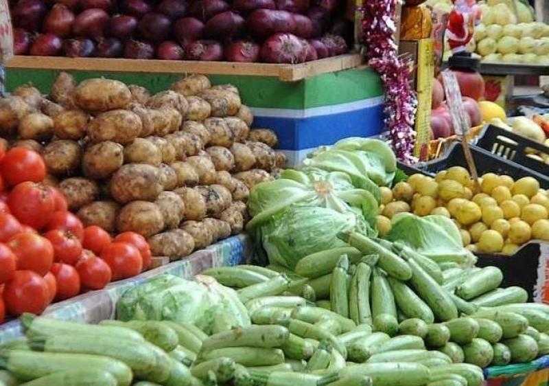 ارتفاع أسعار الخضراوات والفاكهة بالأسواق اليوم السبت