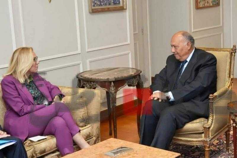 وزير الخارجية يبحث مع كبيرة منسقي الأمم المتحدة للشئون الإنسانية في غزة الوضع الإنساني في القطاع