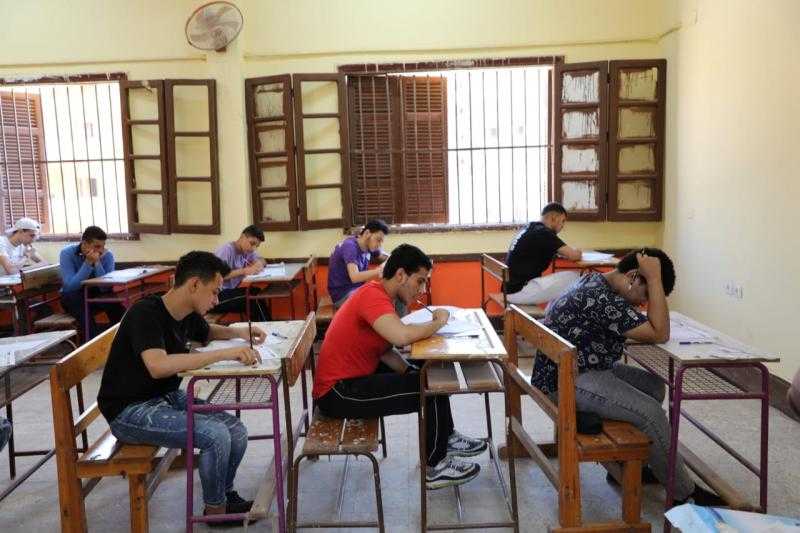 ”التعليم” تضبط 5 طلاب في امتحانات اللغات الثانية بالثانوية العامة لتصوير ونشر الأسئلة