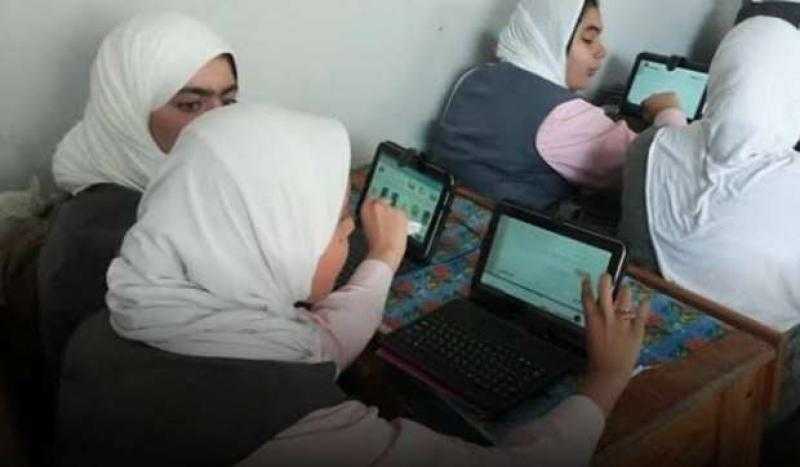 ”التعليم” تحدد شروط وخطوات ورسوم استلام التابلت مقابل الإصلاح والفقد والاستبدال