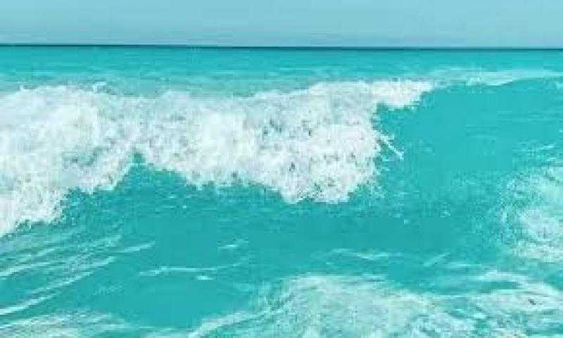 الأرصاد تحذر من ارتفاع أمواج ”المتوسط”.. وتطالب المصطافين بتوخي الحذر