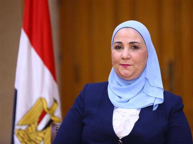وزيرة التضامن: عدد المكلفين لأداء الخدمة العامة زاد بنسبة 300% عن عام 2014