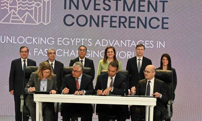 رئيس الوزراء يشهد توقيع اتفاق لإنتاج الهيدروجين الأخضر بقدرة 100 ميجاوات بالسخنة