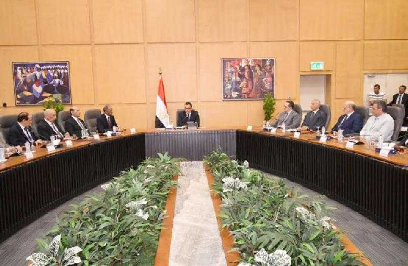 وزير الإسكان في أول اجتماعاته: سنعتمد على المنتجات المحلية وتشجيع توطين التكنولوجيات الحديثة