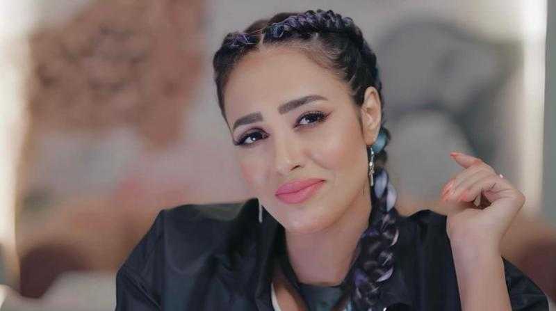 رنا سماحة تطرح كليب «عاملة عبيطة»