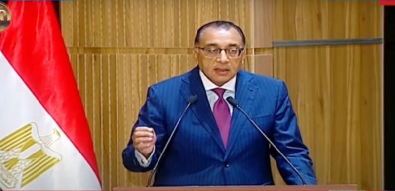 مدبولي: البترول تعاقدت على شحنات غاز لحل مشكلات الكهرباء.. وتصل في يوليو وأغسطس