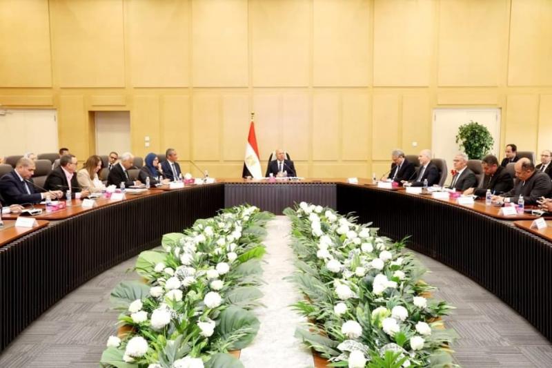 كامل الوزير يعقد لقاءً موسعاً مع قيادات وزارة الصناعة لتحديد مستهدفات المرحلة المقبلة