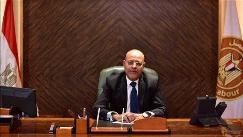 وزارة العمل تعلن الخميس المقبل إجازة رسمية للعاملين بالقطاعين الحكومي والخاص