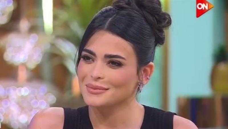 خجولة ولا جريئة| أسماء جلال: أنا زى القطط تلاقينى بشمشم
