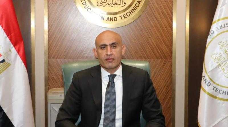 وزير التعليم يتفقد عدة مدارس في حدائق القبة بالقاهرة
