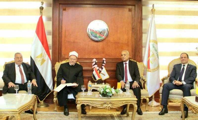رئيس هيئة النيابة الإدارية يستقبل مفتي الجمهورية