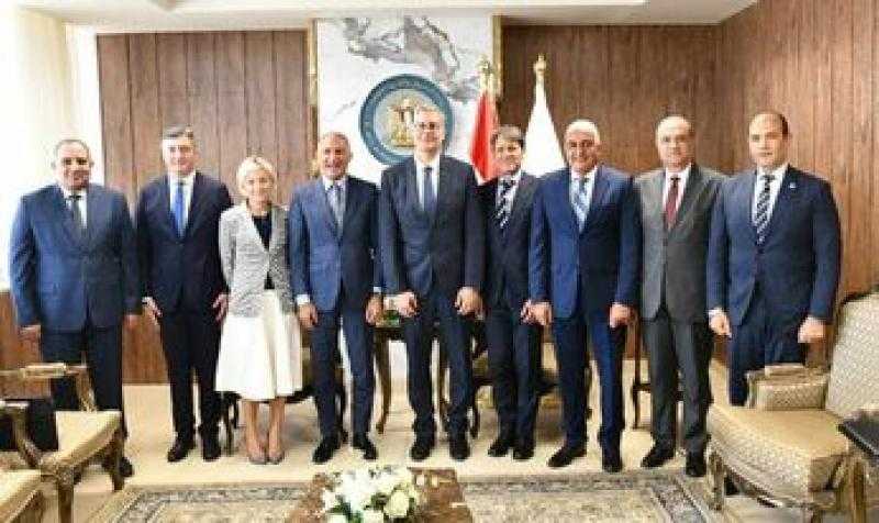 «إيني الإيطالية»: لدينا خطط لتنفيذ برامج حفر آبار البترول في مصر بهدف زيادة الإنتاج