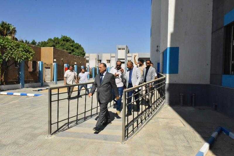 محافظ أسيوط يتفقد مشروعات المبادرة الرئاسية ”حياة كريمة” بقرية الواسطى