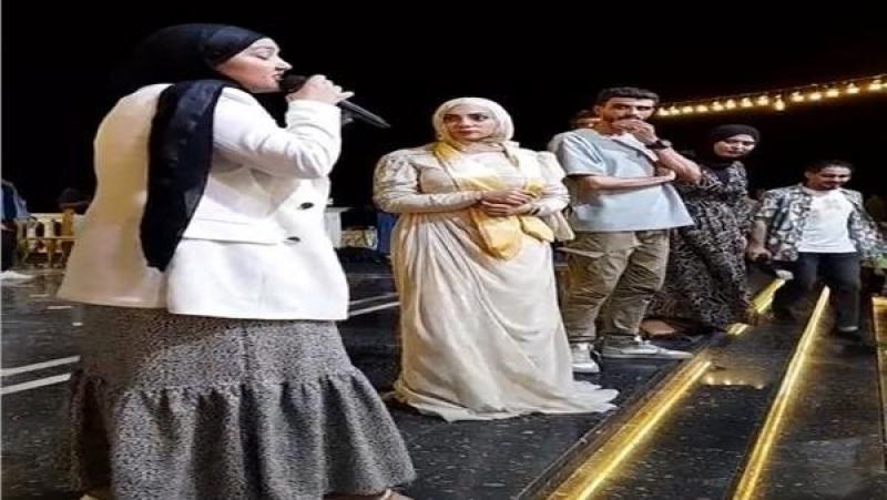 مدير الشركة المنظمة لحفل تخرج آداب قنا يهاجم مقدمة الحفلة: مش متربية