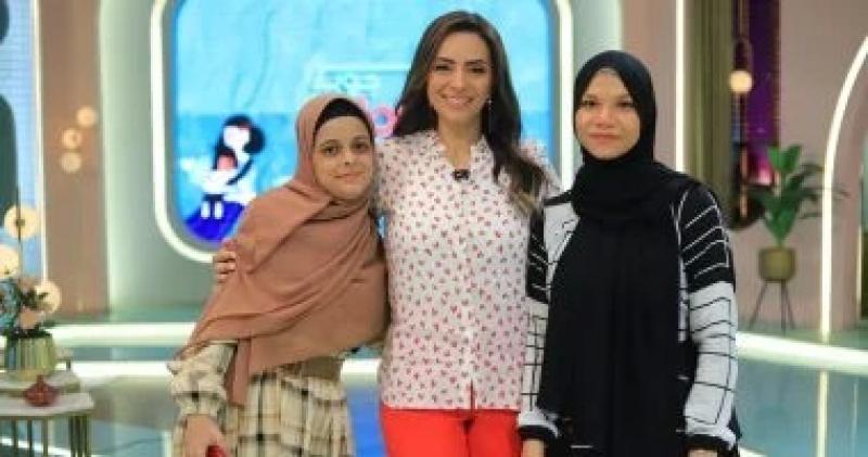 وزير التعليم يستجيب لمناشدة طالبتين من أوائل الدبلومات لتوفير منحة جامعية لهما