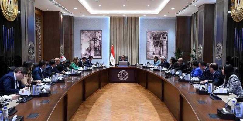 مدبولي للمجموعة الوزارية للتنمية البشرية: العمل لن يقتصر على وضع استراتيجيات ومُتابعة التنفيذ هي الأهم