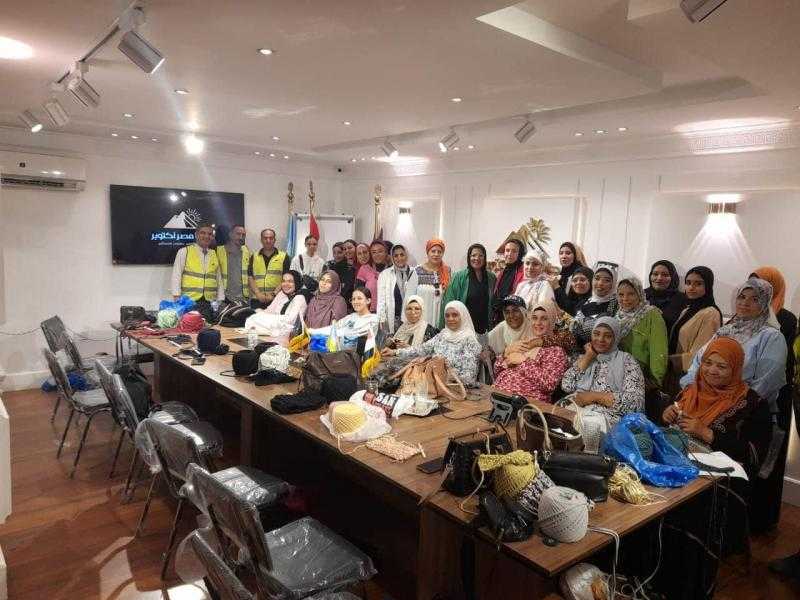 «مصر أكتوبر» يواصل لليوم الثاني مبادرة «بيوت منتجة» لدعم المرأة المعيلة فى الإسكندرية