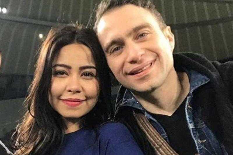 شقيق شيرين عبد الوهاب يعلق على أنباء عودتها لـ حسام حبيب