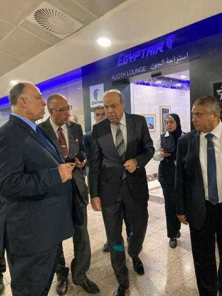 وزير الطيران المدني يتابع إنتظاميه تشغيل الرحلات الجوية عقب العطل التقني لبعض المطارات الدولية
