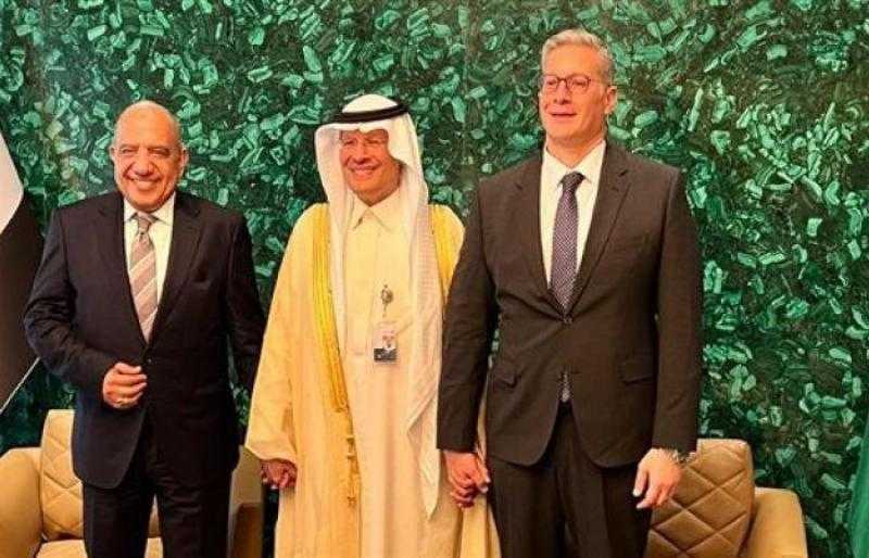 انتهاء مشروع الربط الكهربائي المصري السعودي وبدء التشغيل قبل بداية فصل الصيف المقبل