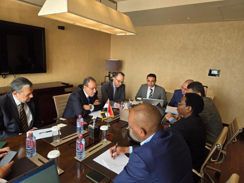 وزير الخارجية يلتقي مع نائبة رئيس مفوضية الاتحاد الأفريقي