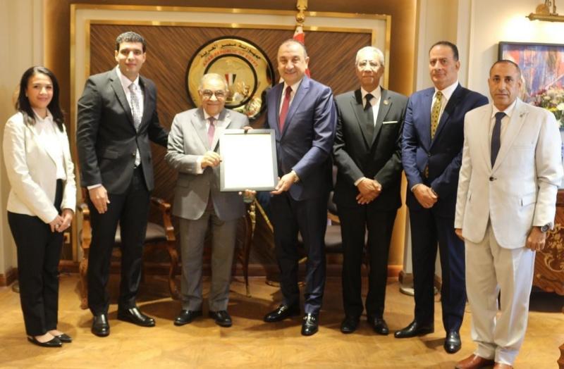 مركز معلومات قطاع الأعمال العام يحصل على شهادة الأيزو ”21001”