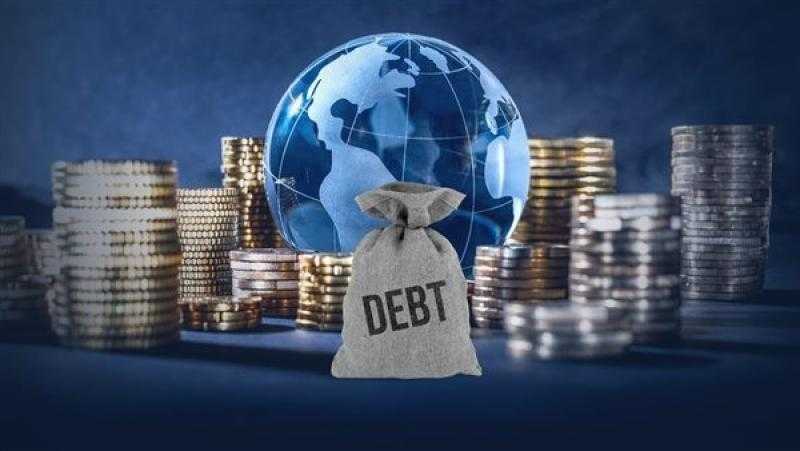 خبير اقتصادي يحذر: الدول المتقدمة في حالة قلق بسبب أزمة الديون العالمية