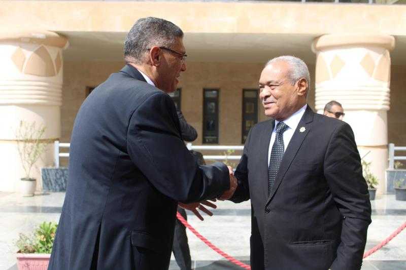رئيس هيئة النيابة الإدارية يستقبل محافظ الجيزة