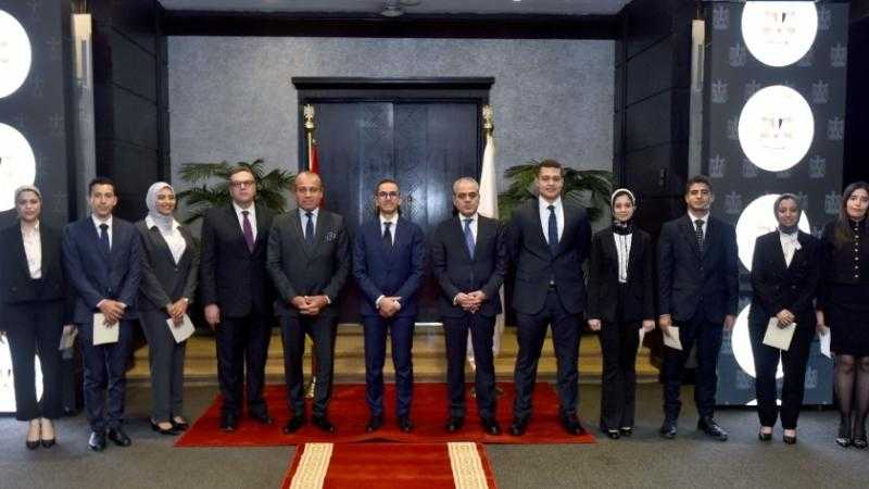 وزير الاستثمار يشهد مراسم القسم القانونية لـ8 ملحقين من جهاز التمثيل التجاري