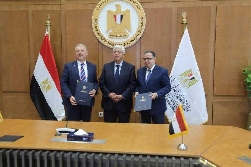 وزير التعليم العالي يشهد توقيع بروتوكول تعاون بين جامعتي الدلتا للعلوم والتكنولوجيا وبليموث الإنجليزية