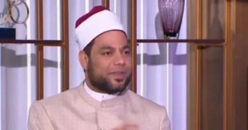 إمام مسجد الحسين: هذا الأمر يفتح أبواب السعادة ويمنع دخول الشياطين البيوت.. فيديو