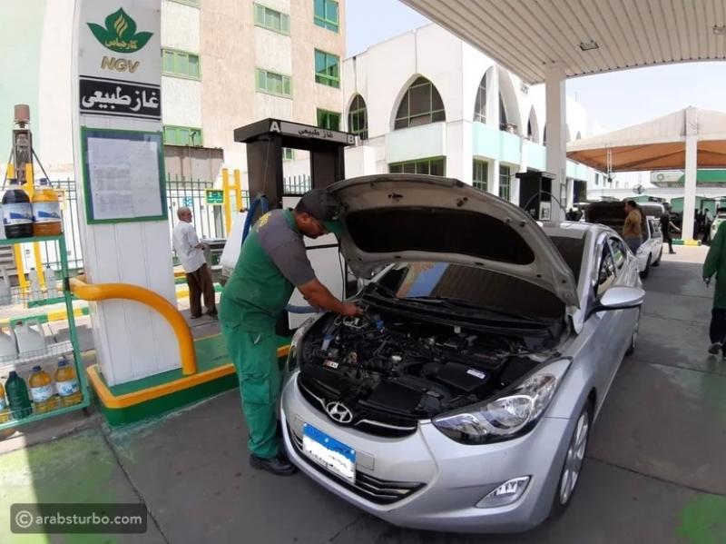 توفر 3263 جنيها شهريا.. حول سيارتك من البنزين للغاز