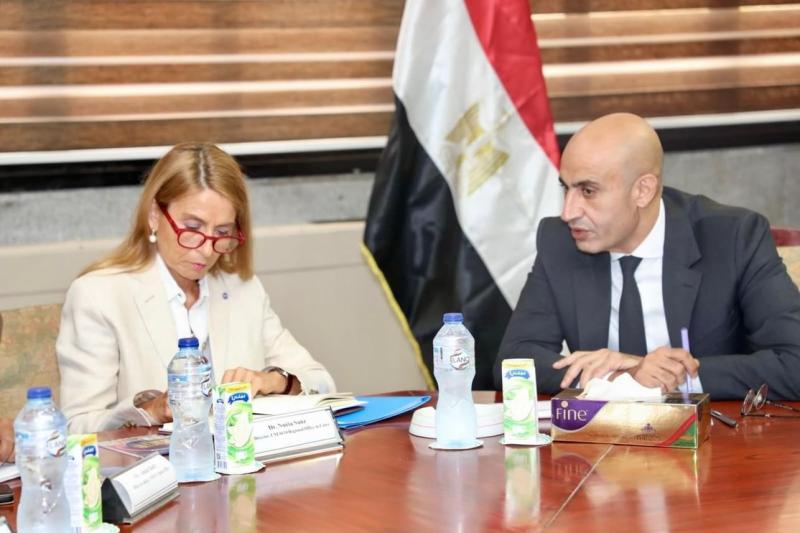 وزير التربية والتعليم يبحث مع مدير مكتب اليونسكو تعزيز سبل التعاون في المشروعات التعليمية
